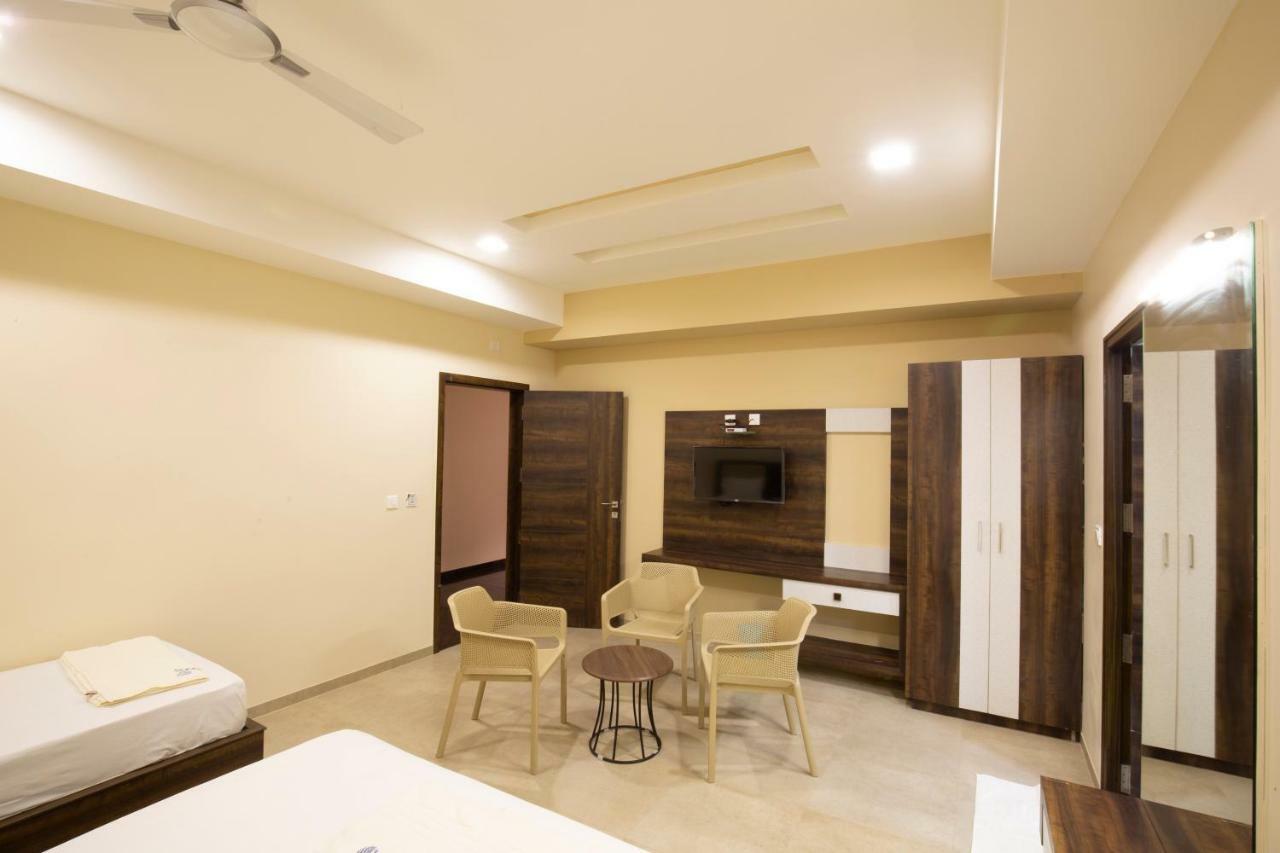 Ponnis Hotel 帕拉尼 外观 照片